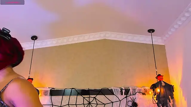 Snapshot of kimCosseyy chatting on 10/20/25, 03:07 kimCosseyy online show from 10/20/25, 03:07