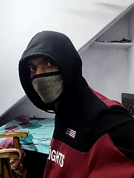 Snapshot of Habibi_big_b chatting on 12/25/24, 08:07 Habibi big b online show from 12/25/24, 08:07