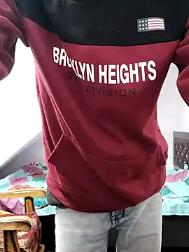 Snapshot of Habibi_big_b chatting on 12/27/24, 04:58 Habibi big b online show from 12/27/24, 04:58