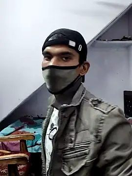 Snapshot of Habibi_big_b chatting on 12/27/24, 08:45 Habibi big b online show from 12/27/24, 08:45