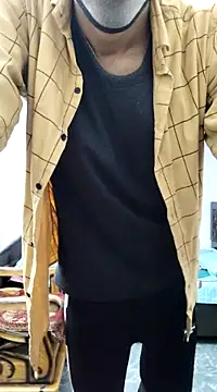 Snapshot of Habibi_big_b chatting on 12/29/24, 04:16 Habibi big b online show from 12/29/24, 04:16