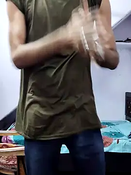 Snapshot of Habibi_big_b chatting on 12/31/24, 05:40 Habibi big b online show from 12/31/24, 05:40