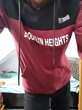 Snapshot of Habibi_big_b chatting on 01/13/25, 04:07 Habibi big b online show from 01/13/25, 04:07