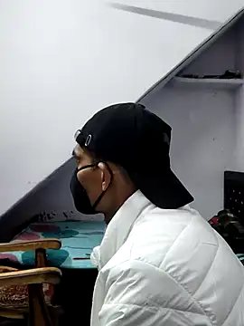 Snapshot of Habibi_big_b chatting on 01/19/25, 02:38 Habibi big b online show from 01/19/25, 02:38