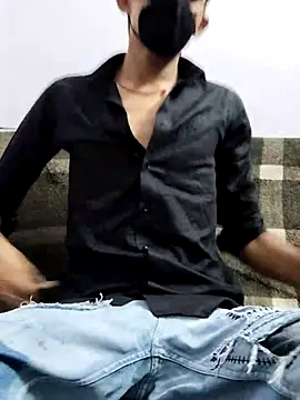 Snapshot of Habibi_big_b chatting on 02/22/25, 05:13 Habibi big b online show from 02/22/25, 05:13