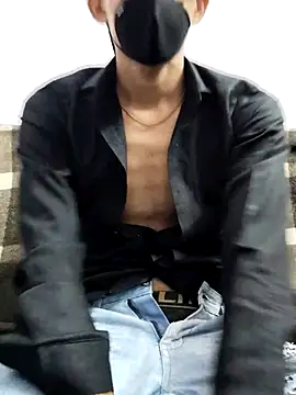 Snapshot of Habibi_big_b chatting on 02/22/25, 08:20 Habibi big b online show from 02/22/25, 08:20