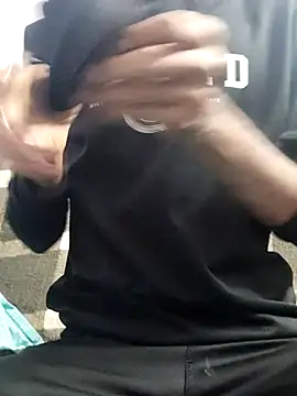 Snapshot of Habibi_big_b chatting on 02/23/25, 01:10 Habibi big b online show from 02/23/25, 01:10