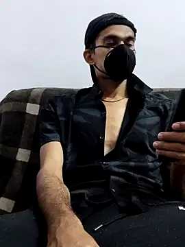 Snapshot of Habibi_big_b chatting on 02/24/25, 05:31 Habibi big b online show from 02/24/25, 05:31