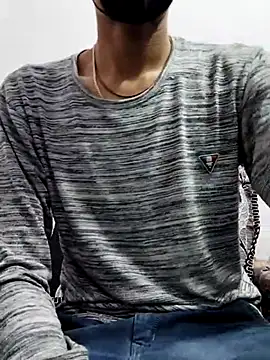 Snapshot of Habibi_big_b chatting on 03/08/25, 05:33 Habibi big b online show from 03/08/25, 05:33