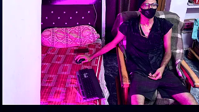 Snapshot of Habibi_big_b chatting on 09/08/25, 05:01 Habibi big b online show from 09/08/25, 05:01