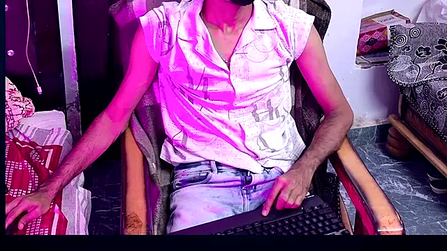 Snapshot of Habibi_big_b chatting on 09/09/25, 06:07 Habibi big b online show from 09/09/25, 06:07