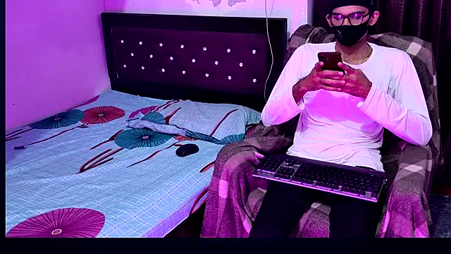 Snapshot of Habibi_big_b chatting on 09/12/25, 05:35 Habibi big b online show from 09/12/25, 05:35