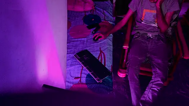 Snapshot of Habibi_big_b chatting on 11/01/25, 04:42 Habibi big b online show from 11/01/25, 04:42