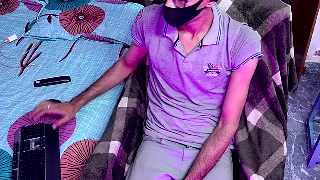 Snapshot of Habibi_big_b chatting on 11/06/25, 10:16 Habibi big b online show from 11/06/25, 10:16