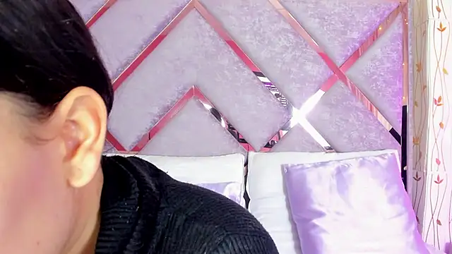 hanna  azumi online show from 03/07/25, 03:08