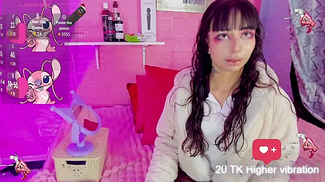 hanna  azumi online show from 10/29/25, 11:39