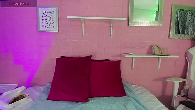 hanna  azumi online show from 05/01/26, 03:44