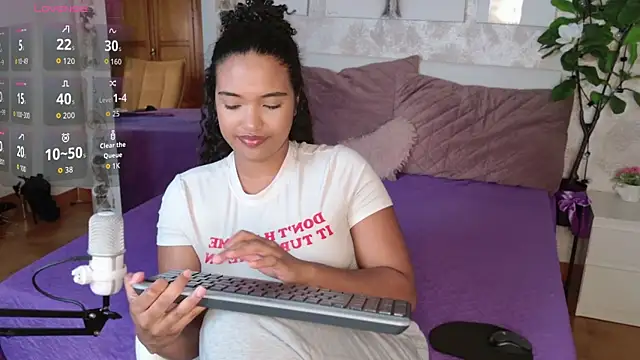 MilaTeenX online show from 11/20/25, 08:47