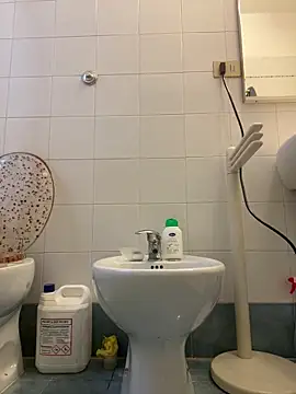 Snapshot of 4n4l1zz4m1 chatting on 12/14/24, 02:21 4n4l1zz4m1 online show from 12/14/24, 02:21