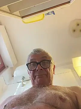 Snapshot of 4n4l1zz4m1 chatting on 03/03/25, 03:53 4n4l1zz4m1 online show from 03/03/25, 03:53