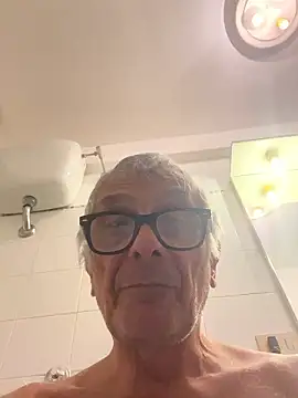 Snapshot of 4n4l1zz4m1 chatting on 01/09/26, 04:32 4n4l1zz4m1 online show from 01/09/26, 04:32