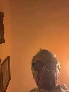 Snapshot of 4n4l1zz4m1 chatting on 01/18/26, 10:13 4n4l1zz4m1 online show from 01/18/26, 10:13