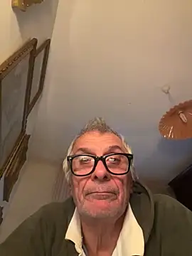 Snapshot of 4n4l1zz4m1 chatting on 01/19/26, 02:54 4n4l1zz4m1 online show from 01/19/26, 02:54