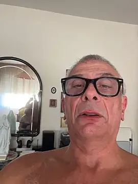 Snapshot of 4n4l1zz4m1 chatting on 02/02/26, 03:00 4n4l1zz4m1 online show from 02/02/26, 03:00