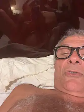 Snapshot of 4n4l1zz4m1 chatting on 04/15/26, 06:37 4n4l1zz4m1 online show from 04/15/26, 06:37