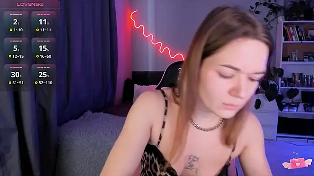 Snapshot of ami_amour_ chatting on 02/20/25, 12:04 ami amour online show from 02/20/25, 12:04