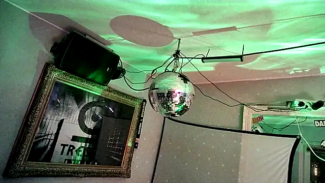 Snapshot of pillepallex84x chatting on 10/30/25, 09:15 pillepallex84x online show from 10/30/25, 09:15