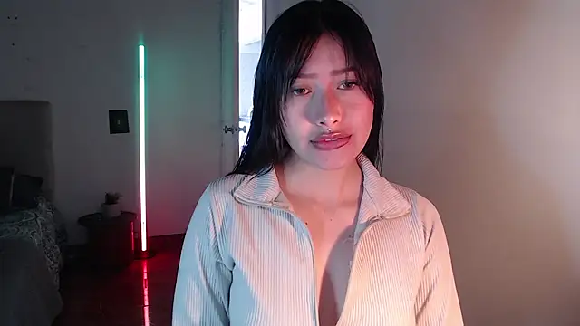 Emilyswan04 online show from 01/17/25, 02:39