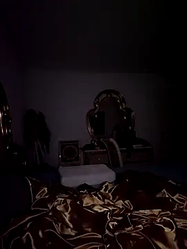 Liilii22 online show from 02/11/25, 05:37