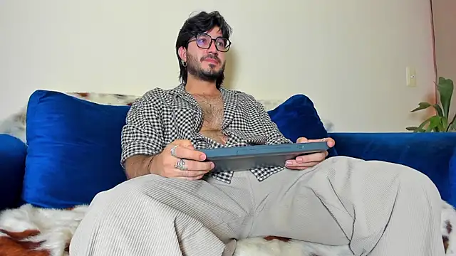 Ackerman Eren  online show from 01/30/25, 06:54