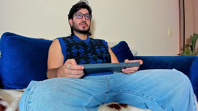 Ackerman Eren  online show from 01/31/25, 06:25