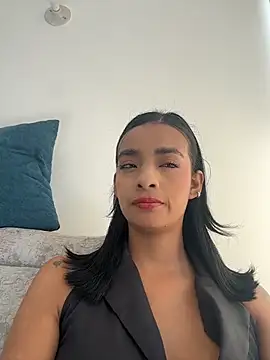 Laura fernandezII online show from 05/23/26, 07:29