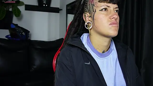  sharlotte777 online show from 03/31/26, 02:06