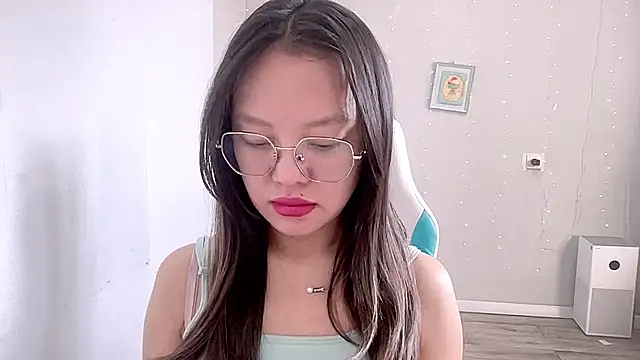 Risalynn online show from 03/17/25, 02:08