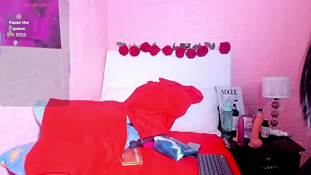 LYAA COLLINS  online show from 11/13/25, 11:42