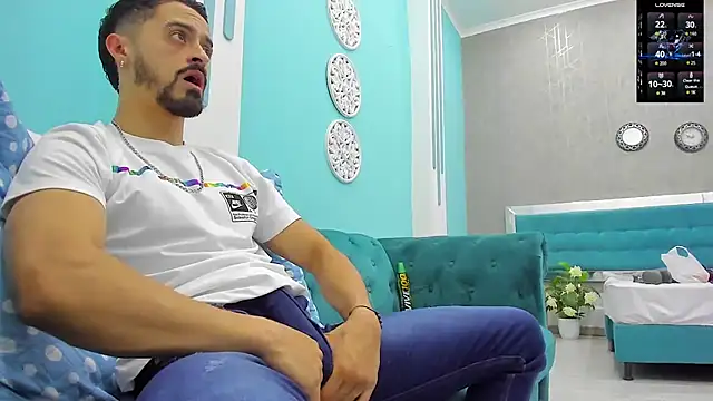 Snapshot of MAXIMUS_MASTE3 chatting on 01/19/25, 04:33 MAXIMUS MASTE3 online show from 01/19/25, 04:33