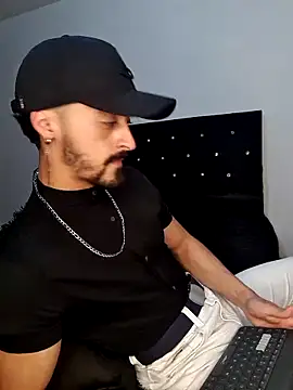 Snapshot of MAXIMUS_MASTE3 chatting on 02/19/25, 05:16 MAXIMUS MASTE3 online show from 02/19/25, 05:16