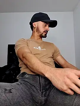 Snapshot of MAXIMUS_MASTE3 chatting on 02/22/25, 07:34 MAXIMUS MASTE3 online show from 02/22/25, 07:34