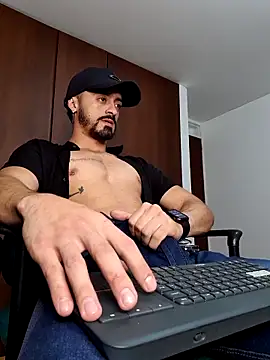 Snapshot of MAXIMUS_MASTE3 chatting on 03/07/25, 09:27 MAXIMUS MASTE3 online show from 03/07/25, 09:27