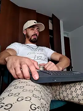 Snapshot of MAXIMUS_MASTE3 chatting on 03/18/25, 06:03 MAXIMUS MASTE3 online show from 03/18/25, 06:03