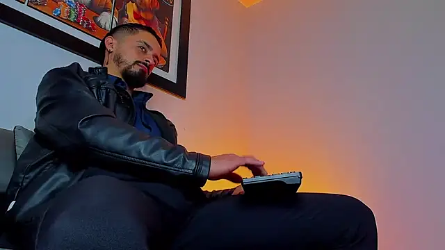 Snapshot of MAXIMUS_MASTE3 chatting on 09/10/25, 07:47 MAXIMUS MASTE3 online show from 09/10/25, 07:47