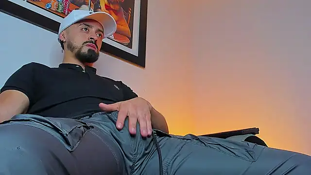 Snapshot of MAXIMUS_MASTE3 chatting on 09/20/25, 11:06 MAXIMUS MASTE3 online show from 09/20/25, 11:06