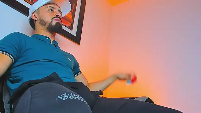 Snapshot of MAXIMUS_MASTE3 chatting on 10/08/25, 12:08 MAXIMUS MASTE3 online show from 10/08/25, 12:08