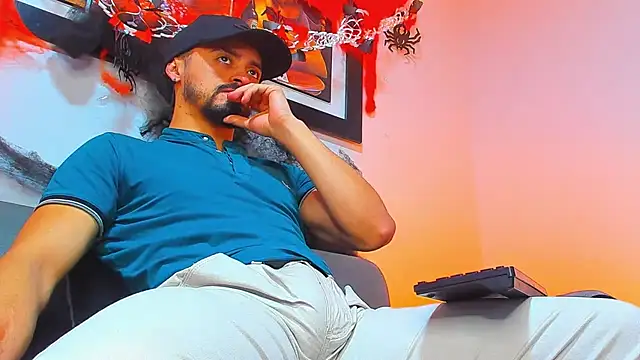 Snapshot of MAXIMUS_MASTE3 chatting on 10/10/25, 09:14 MAXIMUS MASTE3 online show from 10/10/25, 09:14