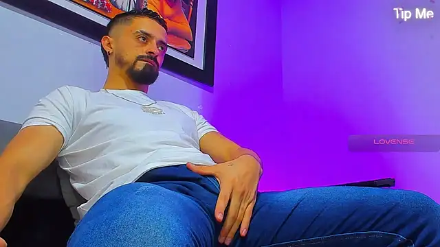 Snapshot of MAXIMUS_MASTE3 chatting on 10/16/25, 09:16 MAXIMUS MASTE3 online show from 10/16/25, 09:16