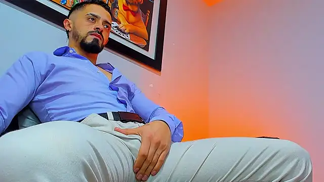 Snapshot of MAXIMUS_MASTE3 chatting on 10/30/25, 07:36 MAXIMUS MASTE3 online show from 10/30/25, 07:36